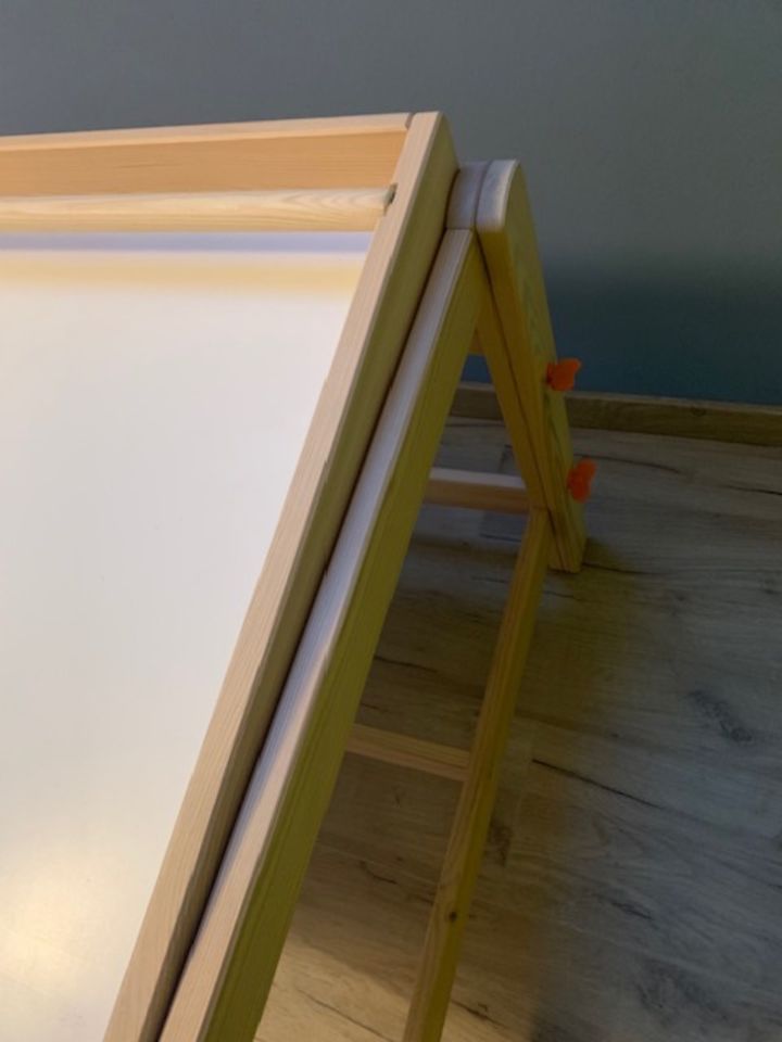 Flisat Kinderschreibtisch IKEA ArtNr20273594 höhenverstellbar seh in Berlin