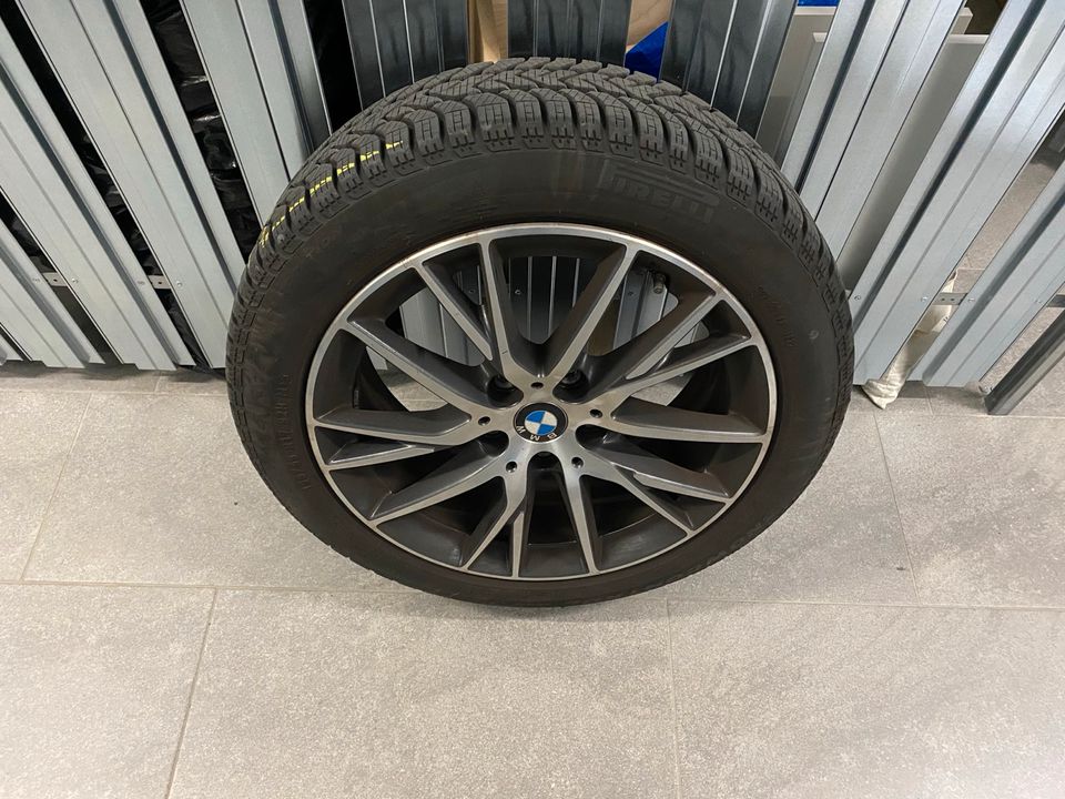 Verkaufe vier originale BMW Winterkompletträder (17 Zoll) in München