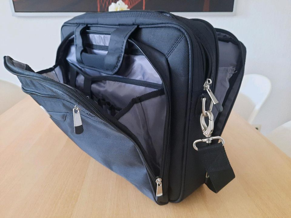 DELL Laptop-Tasche 17", Notebook, Organizer, groß, 46 cm / 33 cm in Krefeld