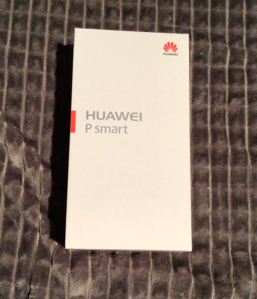 OVP- Karton Huawei P Smart- incl. Kopfhörer unbenutzt in Moers