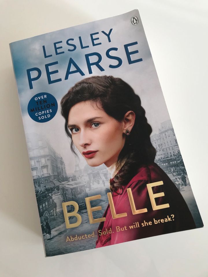 Buch Lesley Pearse „Belle“ (Band 1) englische Ausgabe in Buseck