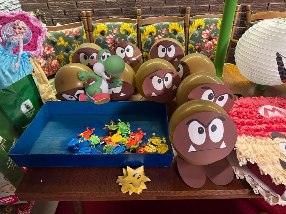 Super Mario Geburtstagsdekoration incl Kostüm und Spiele in Kassel