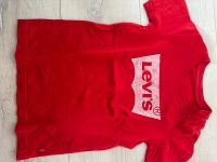 Levi‘s T-Shirt rot Gr. 110 Brandenburg - Mühlenbeck Vorschau