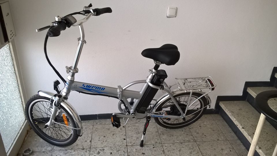 Elektro-Klapprad 20" Silber in Mönchengladbach