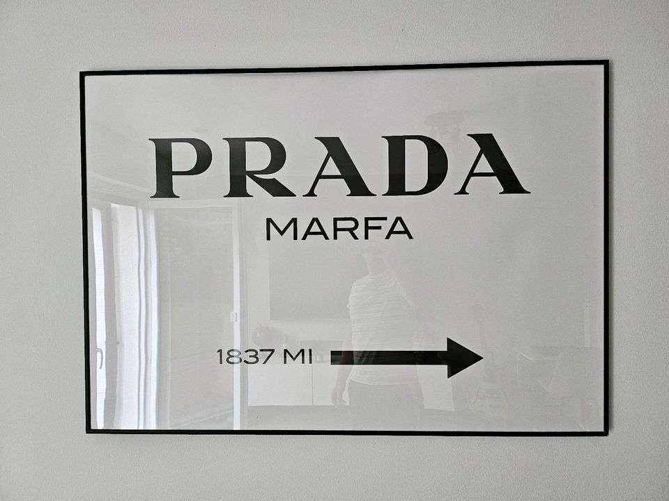 Prada Marfa Bild + Bilderrahmen in Velen