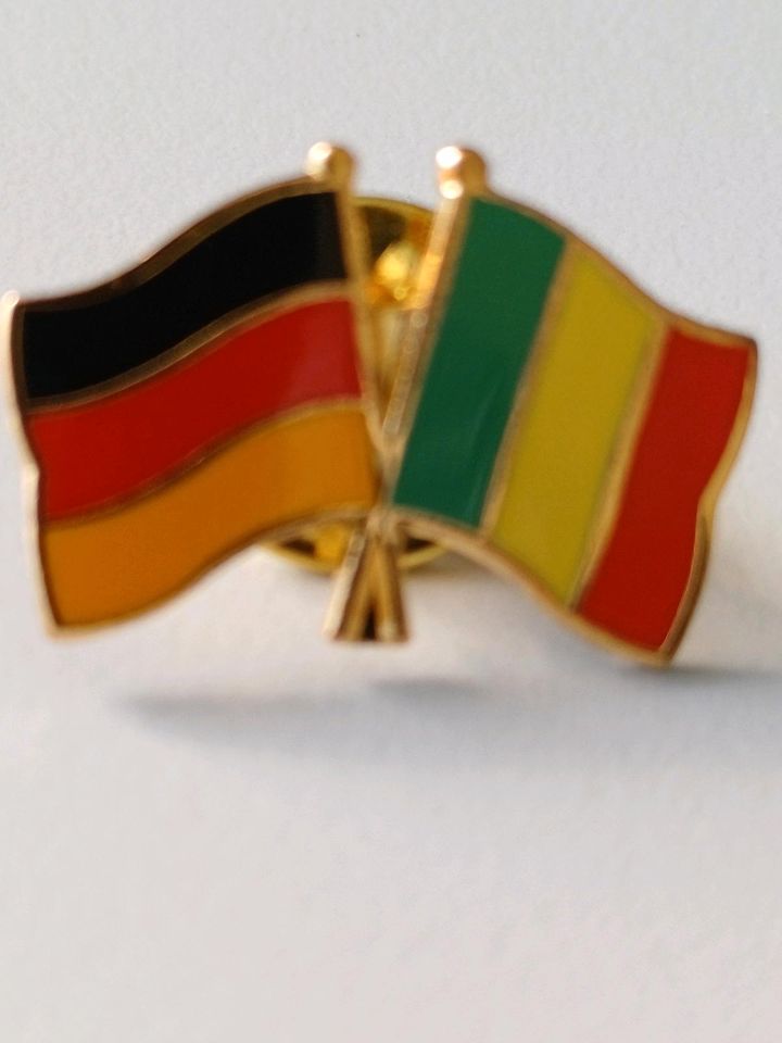 8 x Mali Freundschaftspin Länderpin Button Pin in Remagen