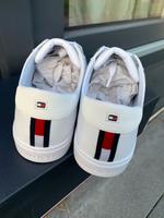Tommy Hilfiger Sneaker Größe 40 weiß neuwertig Niedersachsen - Nienburg (Weser) Vorschau