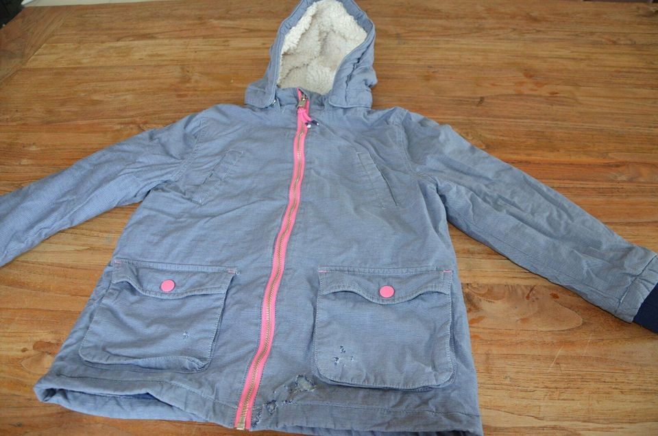 *H&M Winter-Jacke Mädchen, Gr. 122, blau/rosa, mit kleinen Mangel in Tiefenbronn