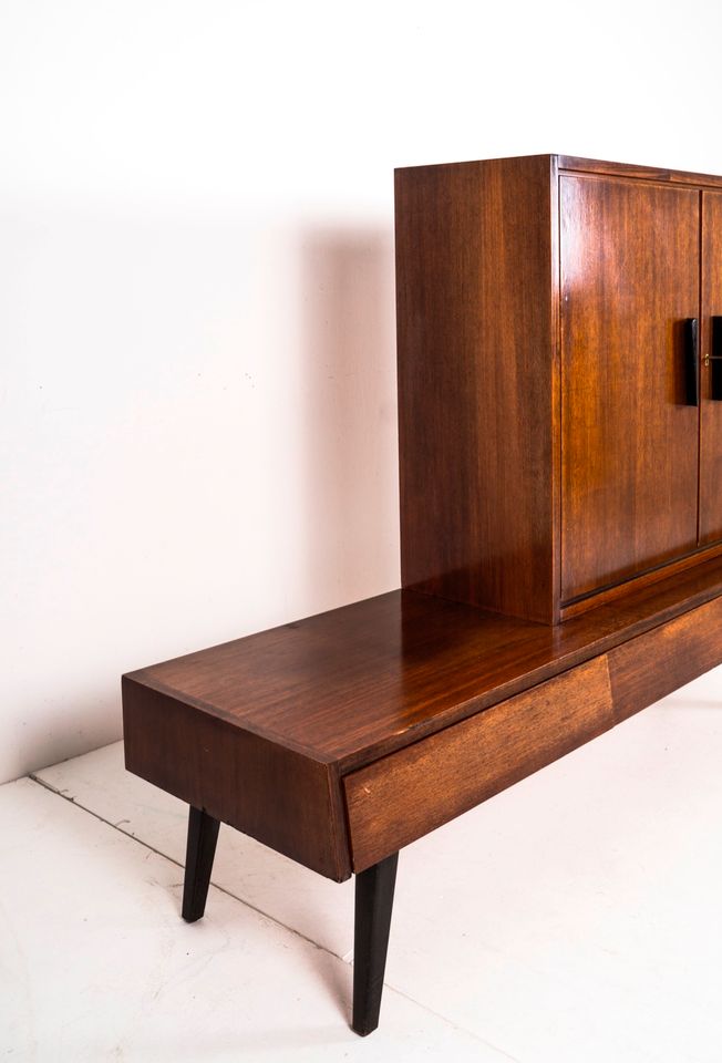 Sideboard von Jindrich Halabala aus Teakholz - 1950er in Köln