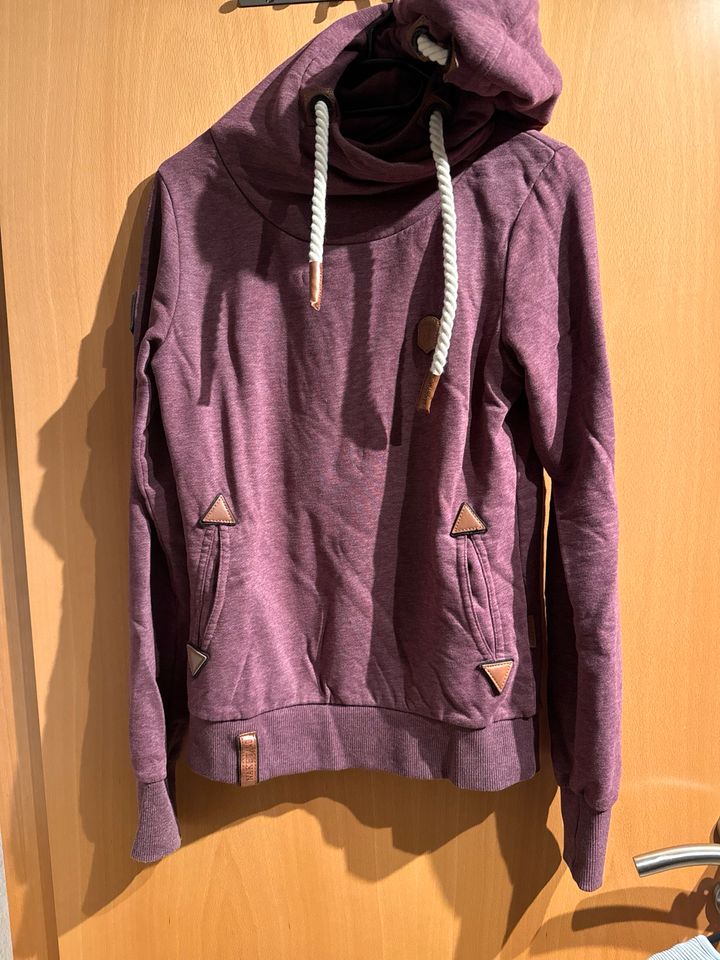 Naketano Pullover Hoodie lila Gr. XS in Engelsbrand