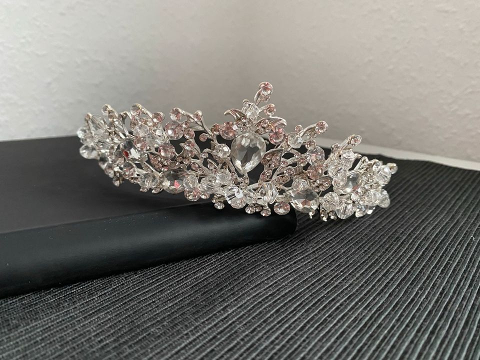 Brautschmuck Krone Tiara in Löhne