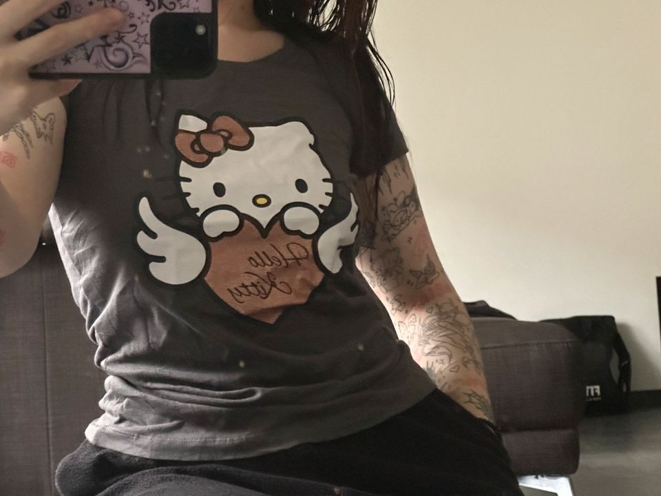 hello kitty shirt cute y2k in Hamm