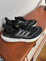 Adidas Ultra Boost light 41 1/3 Laufschuhe Hessen - Gießen Vorschau