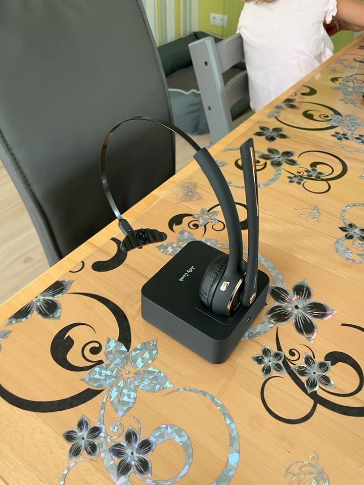 Bluetooth Headset mit Ladestation in Waldbrunn