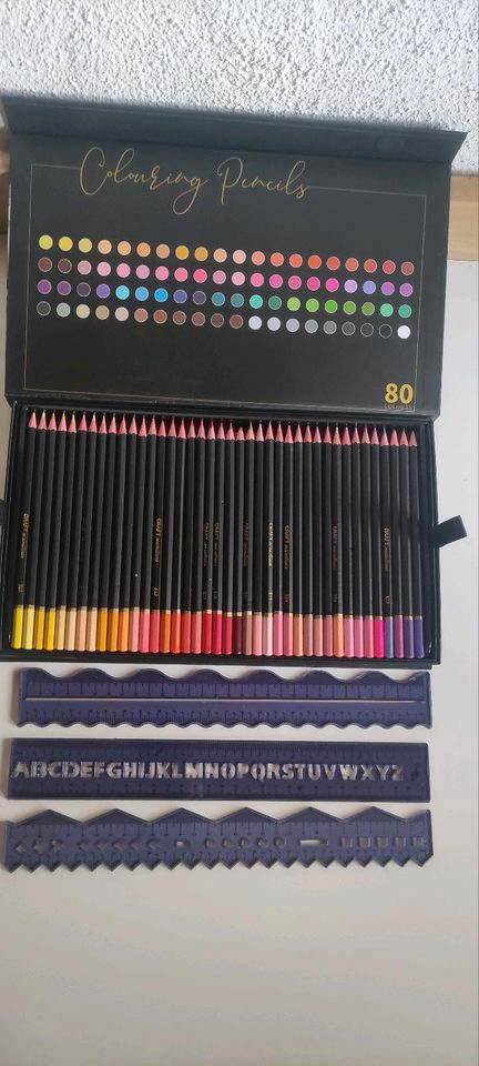 80 Buntstifte 3 Lineale 1 Aquarellblock 1 Sketchbook Farbstifte in Oberschneiding