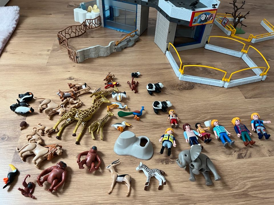 Großer Playmobil Zoo (4093) Tierpark mit ganz viel extra Zubehör in Wipperfürth