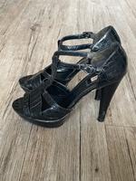 ZARA High Heel Plateau Sandalette, schwarz, Gr. 39 stark getragen Bayern - Ansbach Vorschau
