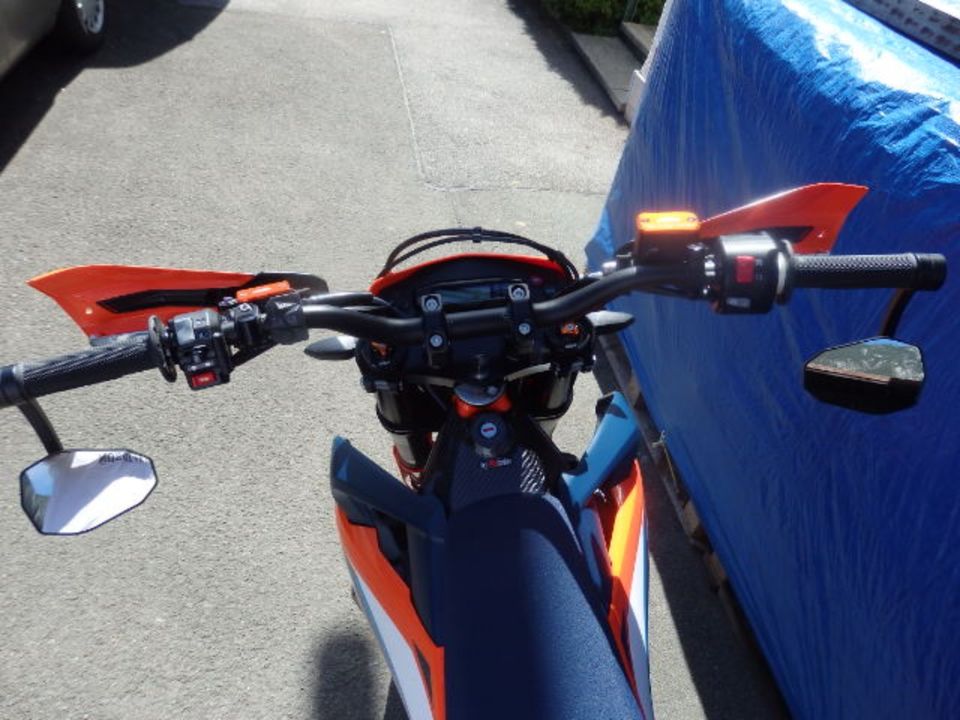 KTM 690 SMC R Traumzustand s.v. Extras wenig KM in Garmisch-Partenkirchen