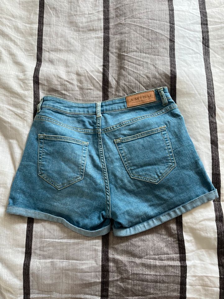 Jeans Shorts Gr. 36 in Radeburg