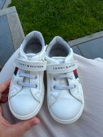 Tommy Hilfiger Turnschuhe Gr. 27 cm wie Neu Kr. München - Unterföhring Vorschau