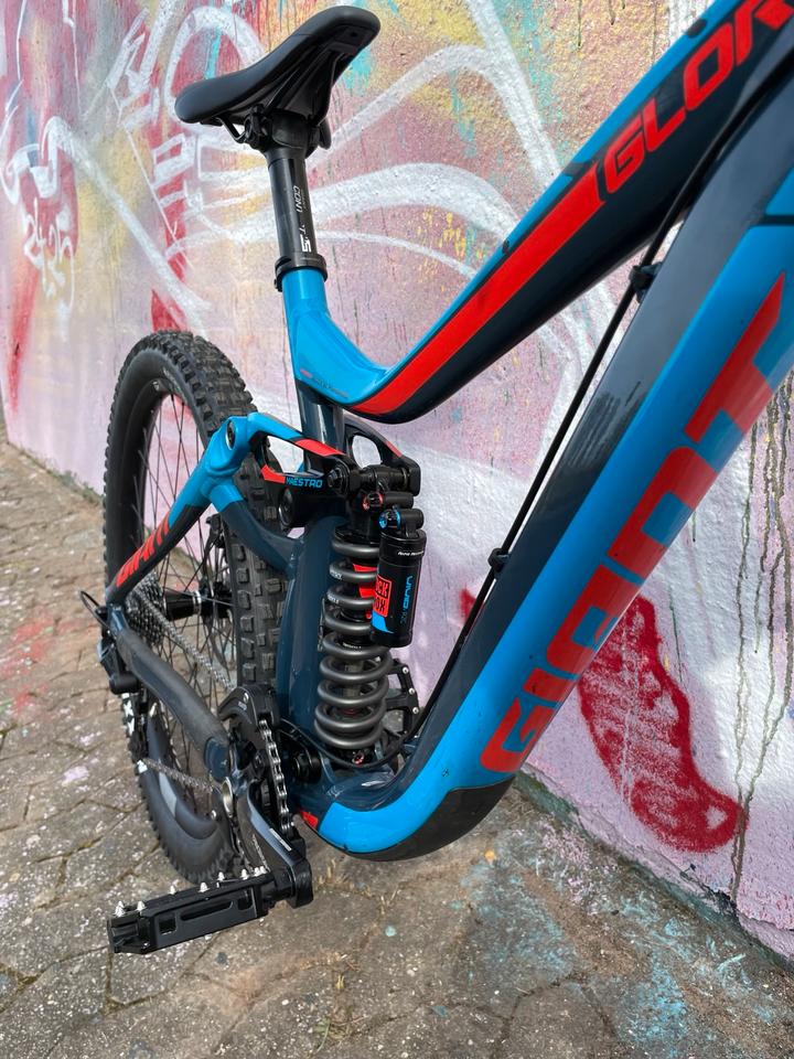 Giant Glory L Mullet 29/27,5Zoll  FOX Downhill Rad Neuaufbau in Wiesbaden