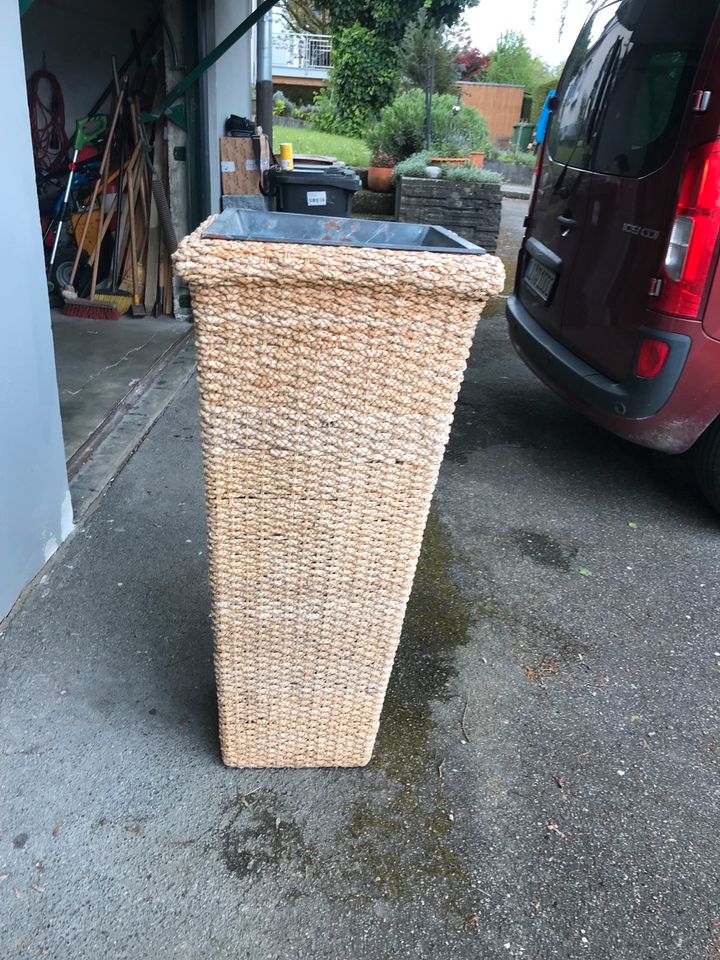 Großes Pflanzgefäss Sisal, Rattan 1 m hoch in Ravensburg