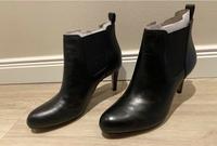Clarks Ankle Boots Gr. 39 Leder Stiefeletten schwarz NEU Kreis Pinneberg - Halstenbek Vorschau