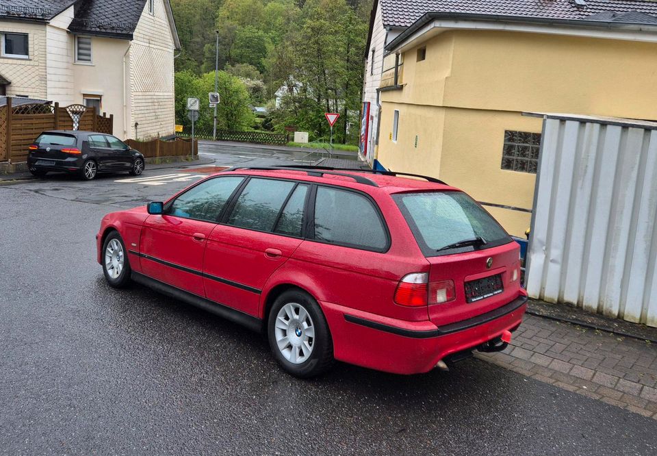 Bmw E39 525d LCi Touring *M Sportpaket II *Imola Rot *1.Hand * in Herborn