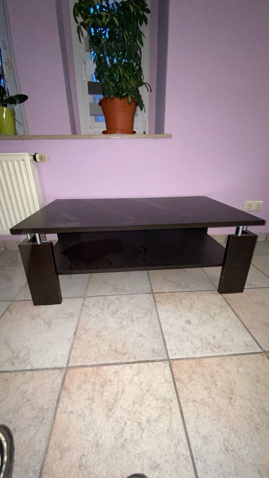 Tisch in super Zustand in Naumburg (Saale)
