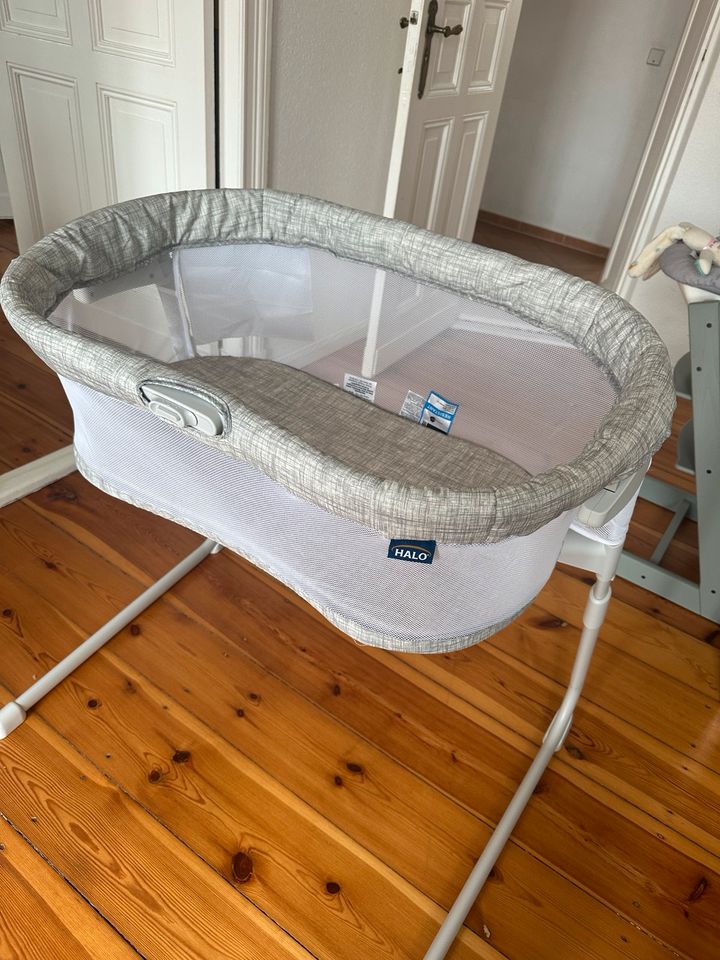 Halo Baby Bassinet+3 Matratzenbezüge (Frei - Pilates ball!) in Berlin