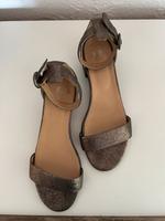 Helén Billkrantz Pumps Riemchen Sandalen Gold Absatz-Schuhe Gr38 Bayern - Stegaurach Vorschau