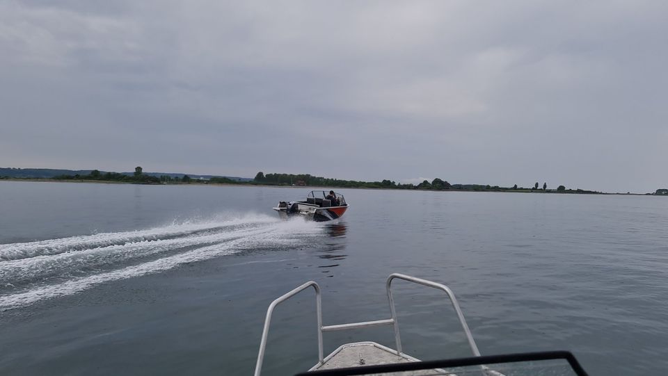 Hornhecht 70PS mit Führerschein Mietboot 6 Stunden Angeln & Fun in Lütjenburg