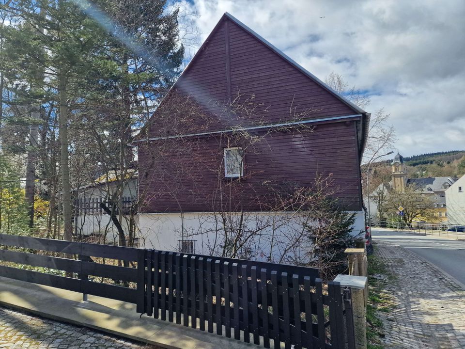 Ein besonderes Einfamilienhaus mit großem Grundstück und ehemaligem Museum! in Geyer