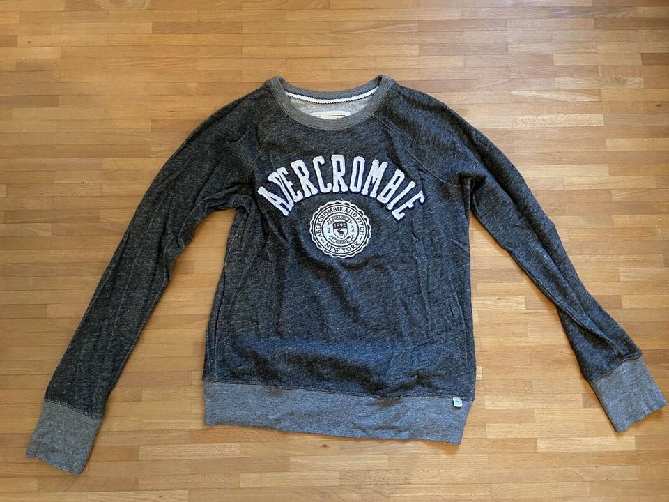 Abercrombie Pullover grau in Düsseldorf