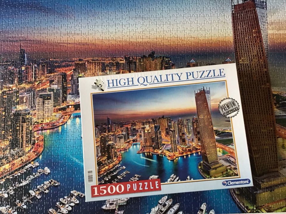 Dubai 1500 Teile Puzzle in Bremen