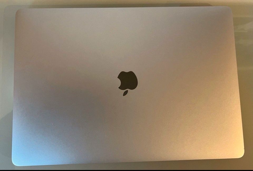 Apple MacBook Pro 15,4 Zoll 2018 - 256 GB SSD - 16 GB RAM uvm. in Wolfsburg