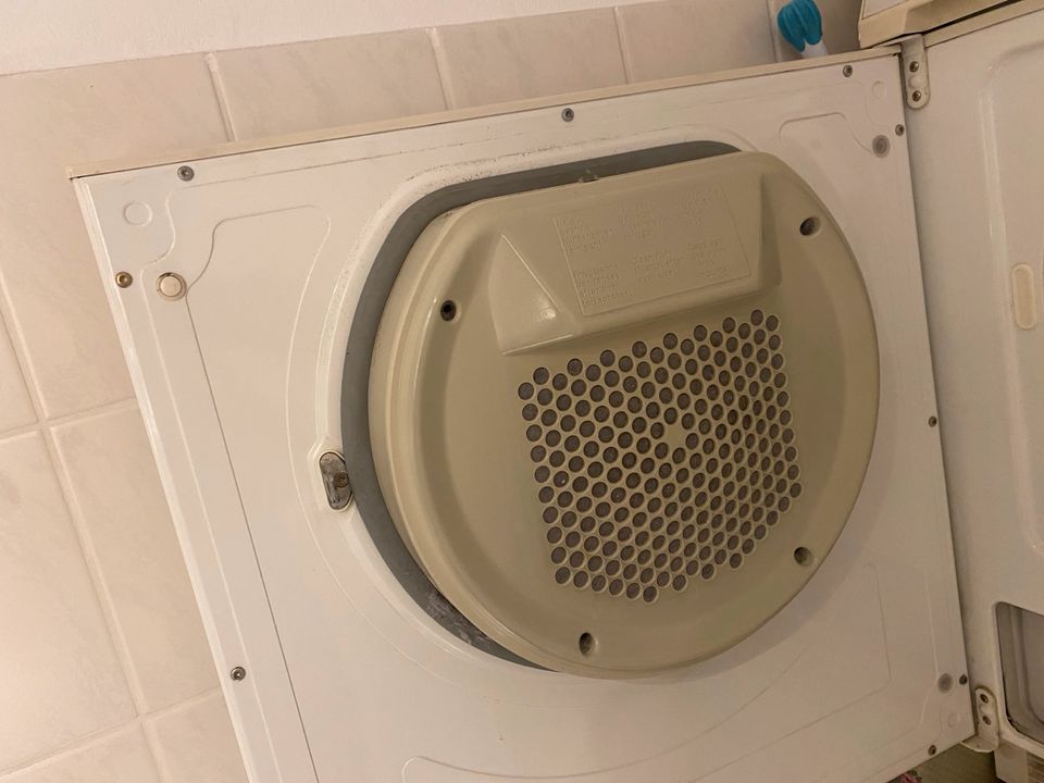 Waschmaschine + Trockner in Hamburg