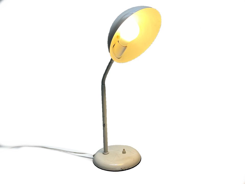 Vintage Tischlampe Retro Desk Lamp ca. 70er Metall weiß in Berlin