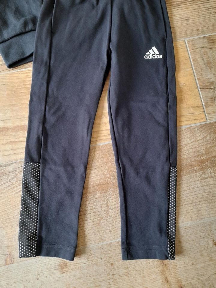 Adidas Sportanzug Gr. 128 in Redwitz a d Rodach