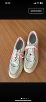 Sneaker von Bershka weiß/bunt Gr. 41 Berlin - Treptow Vorschau