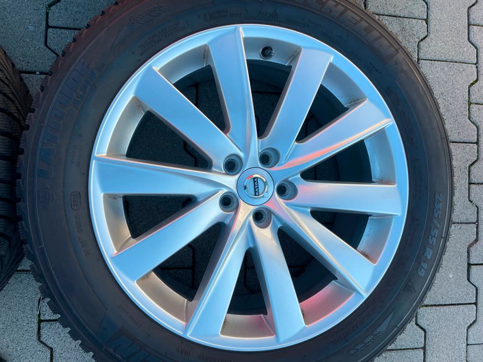 ORIGINAL VOLVO XC90 II 235/55 R19 Winterreifen Kompletträder in Rodgau