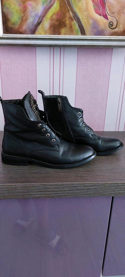 Stiefel für Damen oder Mädchen (Leder) in Erzhausen