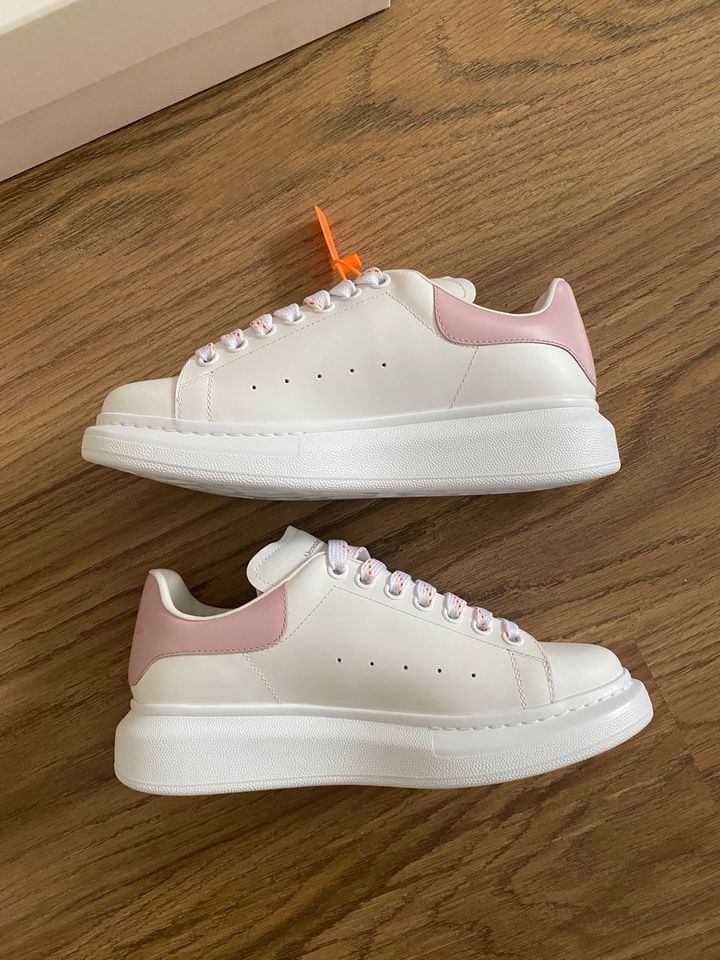 ⚠️ Original Alexander McQueen Sneakers Weiß/Pink Gr. 41 NEU in Berlin