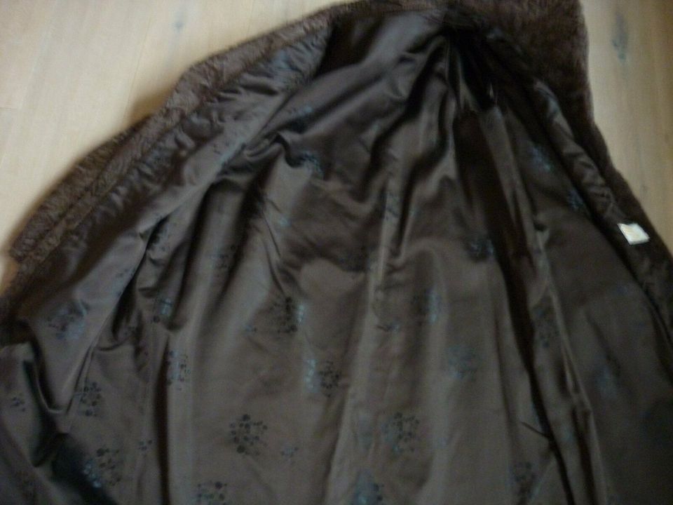 Persianer langer Mantel braun Größe 40/42 einwandfreier Zustand in Mandel