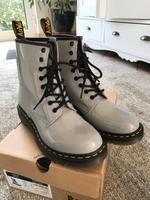 DOC Martens Air Wair Lack grau neu Niedersachsen - Uslar Vorschau