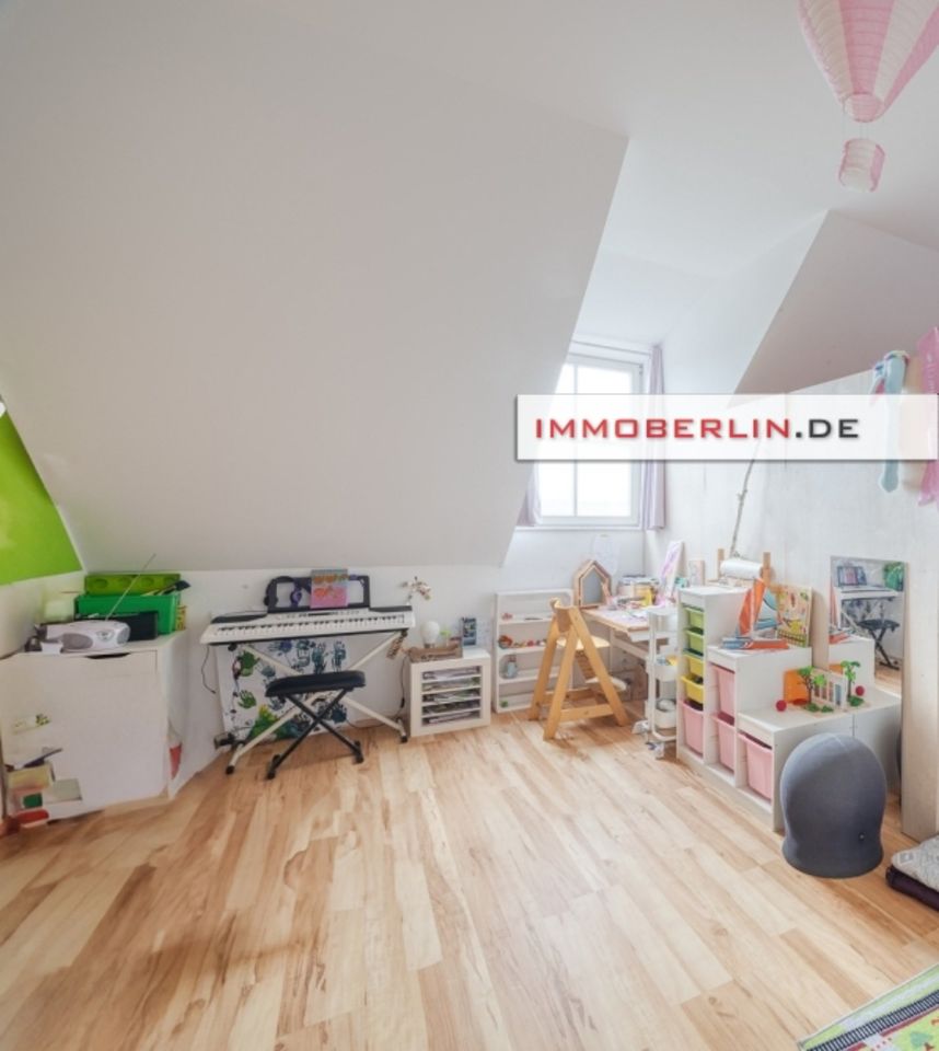 IMMOBERLIN.DE - Vortreffliche Altbauwohnung mit Sonnenbalkon + Pkw-Stellplatz in sehr familienfreundlicher Lage in Berlin