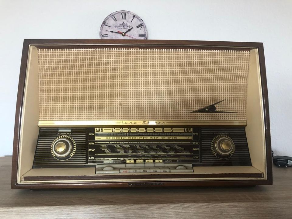 Altes Röhrenradio in Wahlstedt