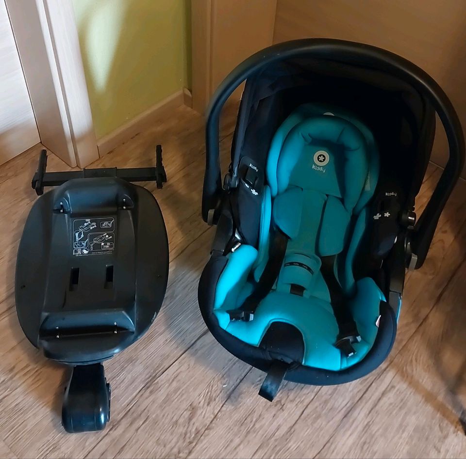 Kiddy i-size plus inkl. Isofix Station in Bad Neustadt a.d. Saale