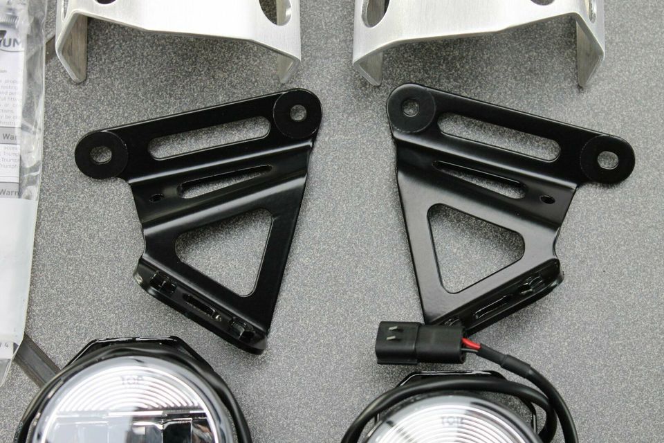 TRIUMPH TIGER EXPLORER LED FOG LIGHT KIT A9838020 in Lohne