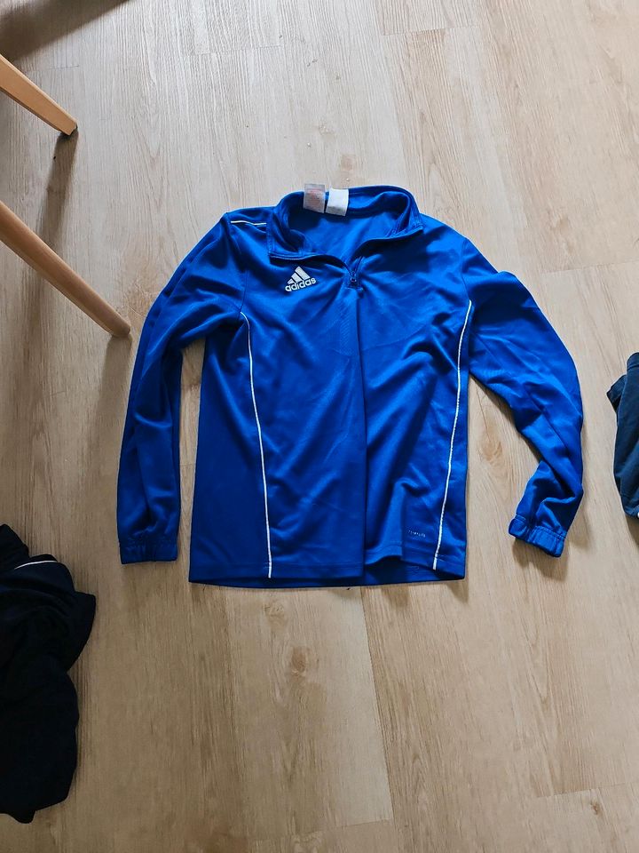 Adidas Pulli  dünn gr 164 in Marl